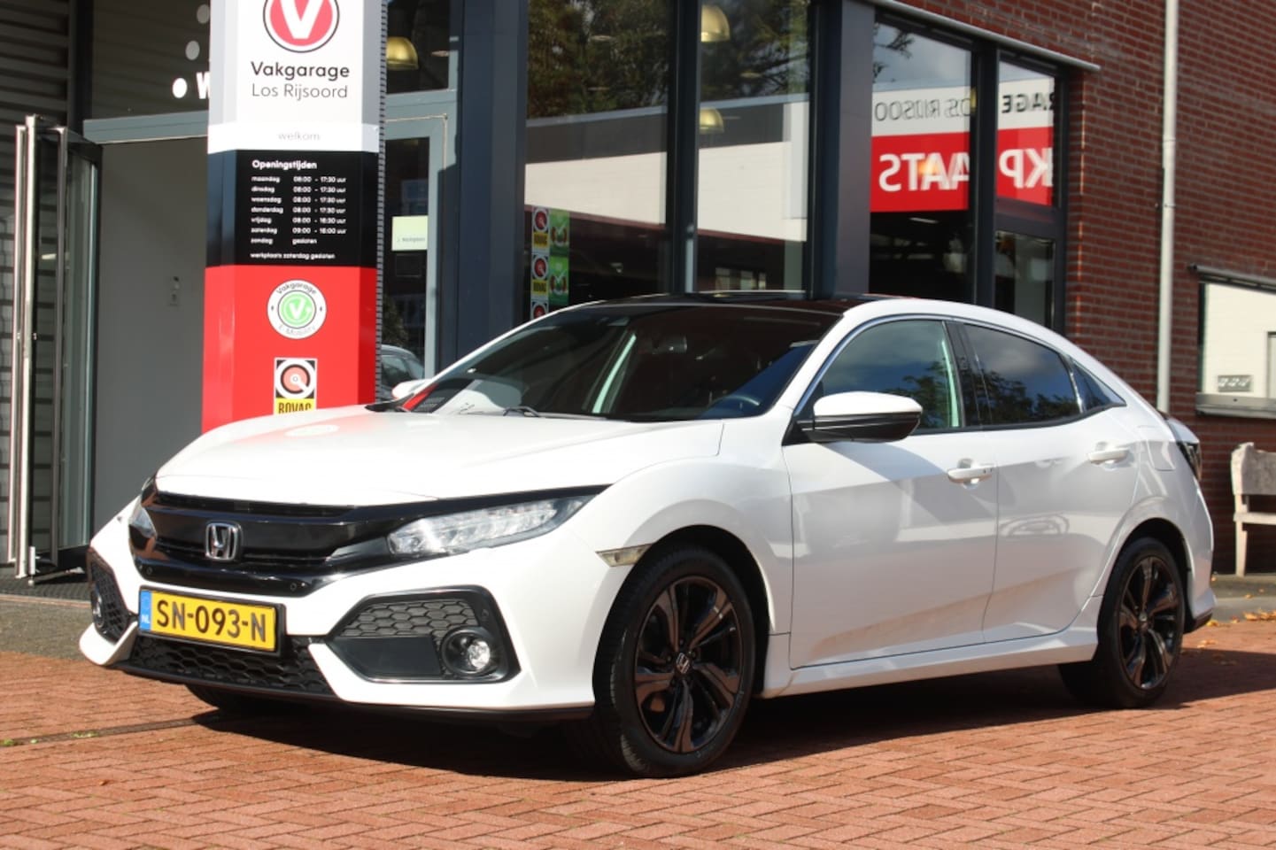 Honda Civic - 1.0 i-VTEC *Executive* | Carplay | Schuifdak | Adaptive Cruise & Climate Control | Camera - AutoWereld.nl