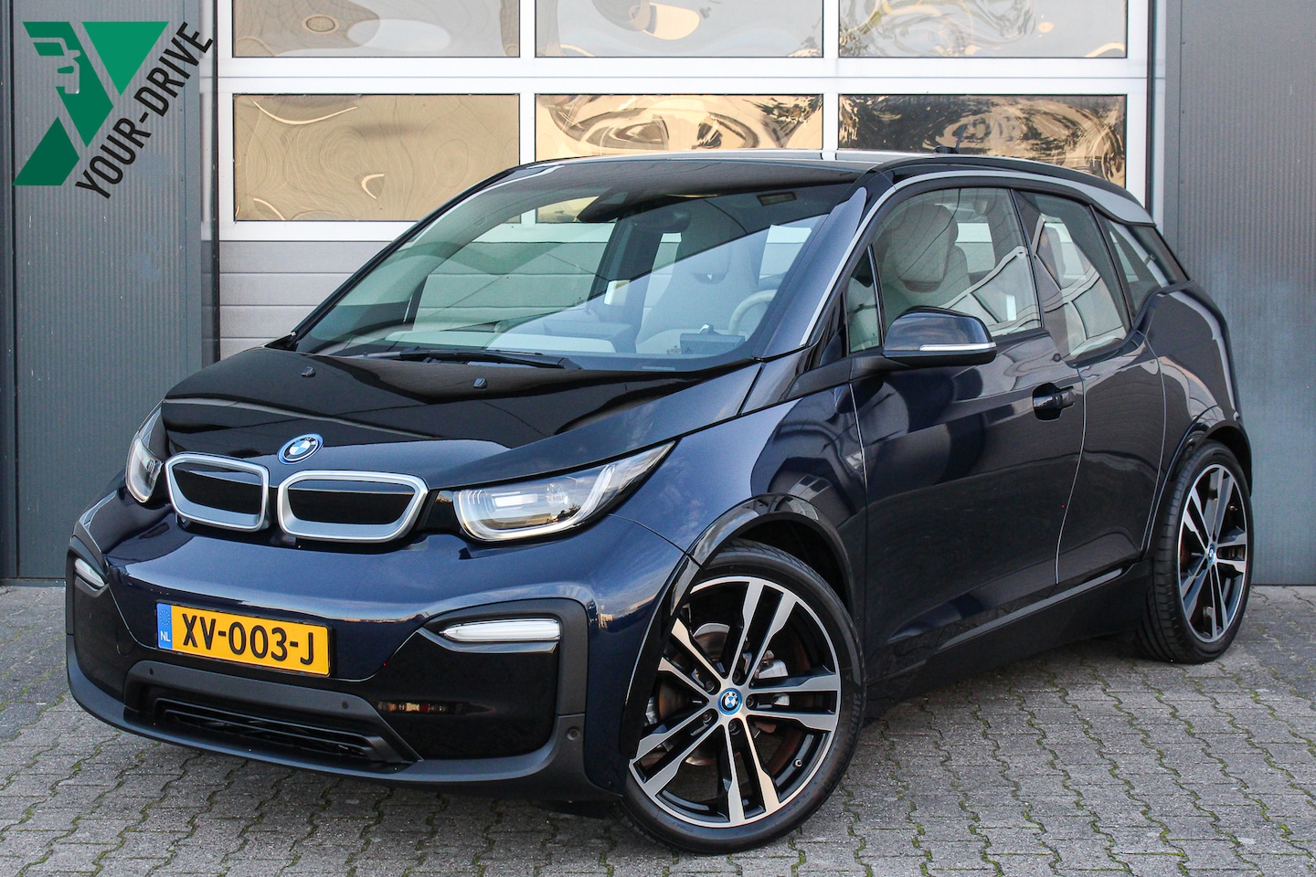BMW i3 - Executive Edition 120Ah 42 kWh | 12 Mnd. Garantie & SOH 92% | Zeer nette en complete I3 (N - AutoWereld.nl
