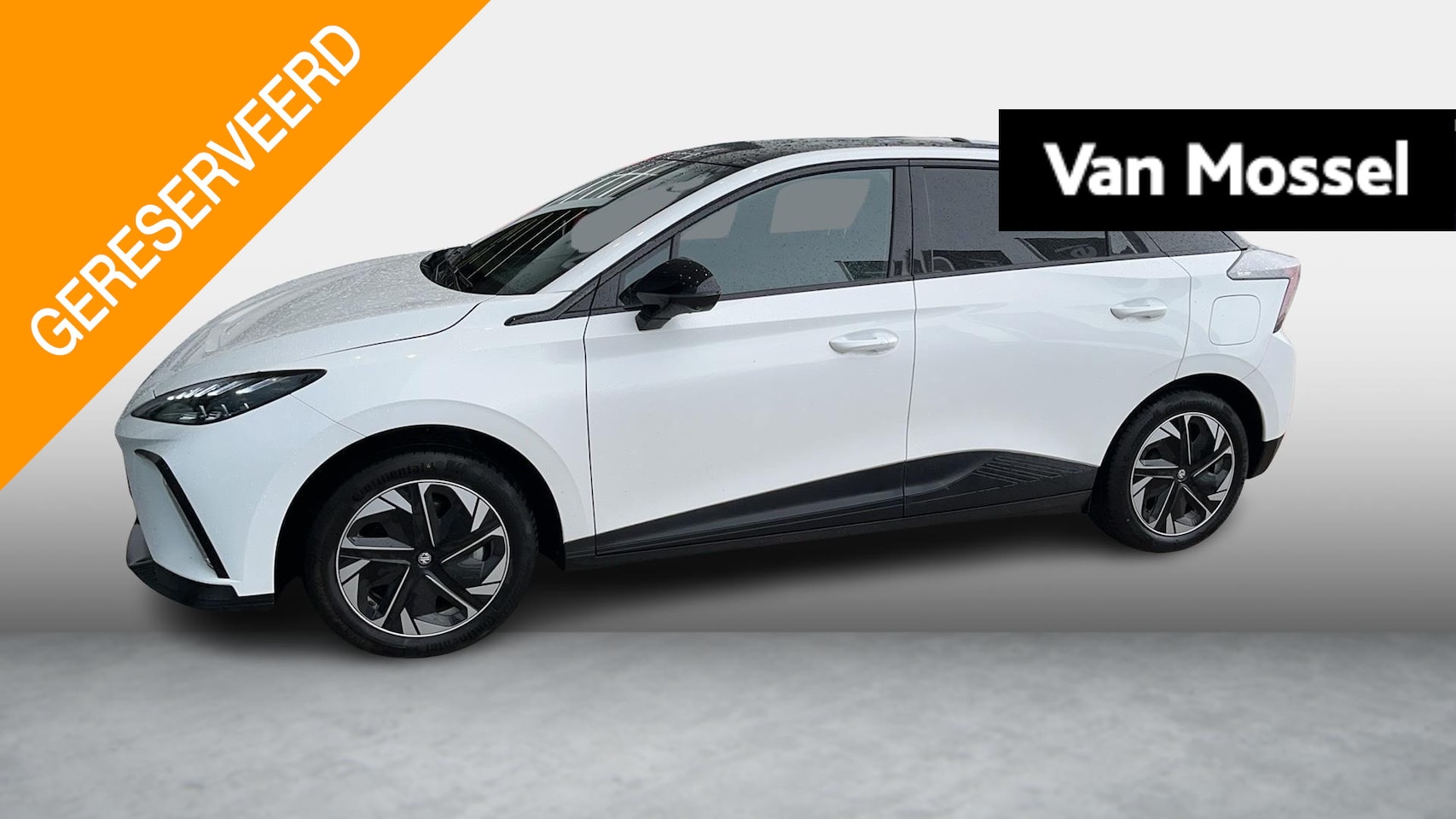 MG MG4 - 64kWh Luxury Long Range | 1e-EIG | WLTP 435 KM | Navi | Stoel + Stuur Verwarming | ACC | E - AutoWereld.nl