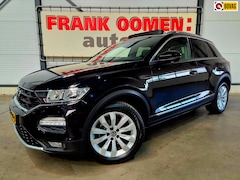 Volkswagen T-Roc - 1.5 TSI 150PK Sport + Dealer OH|Panorama|Virtual|Winter pack|Park assist|Sfeerverl.|Dodeho