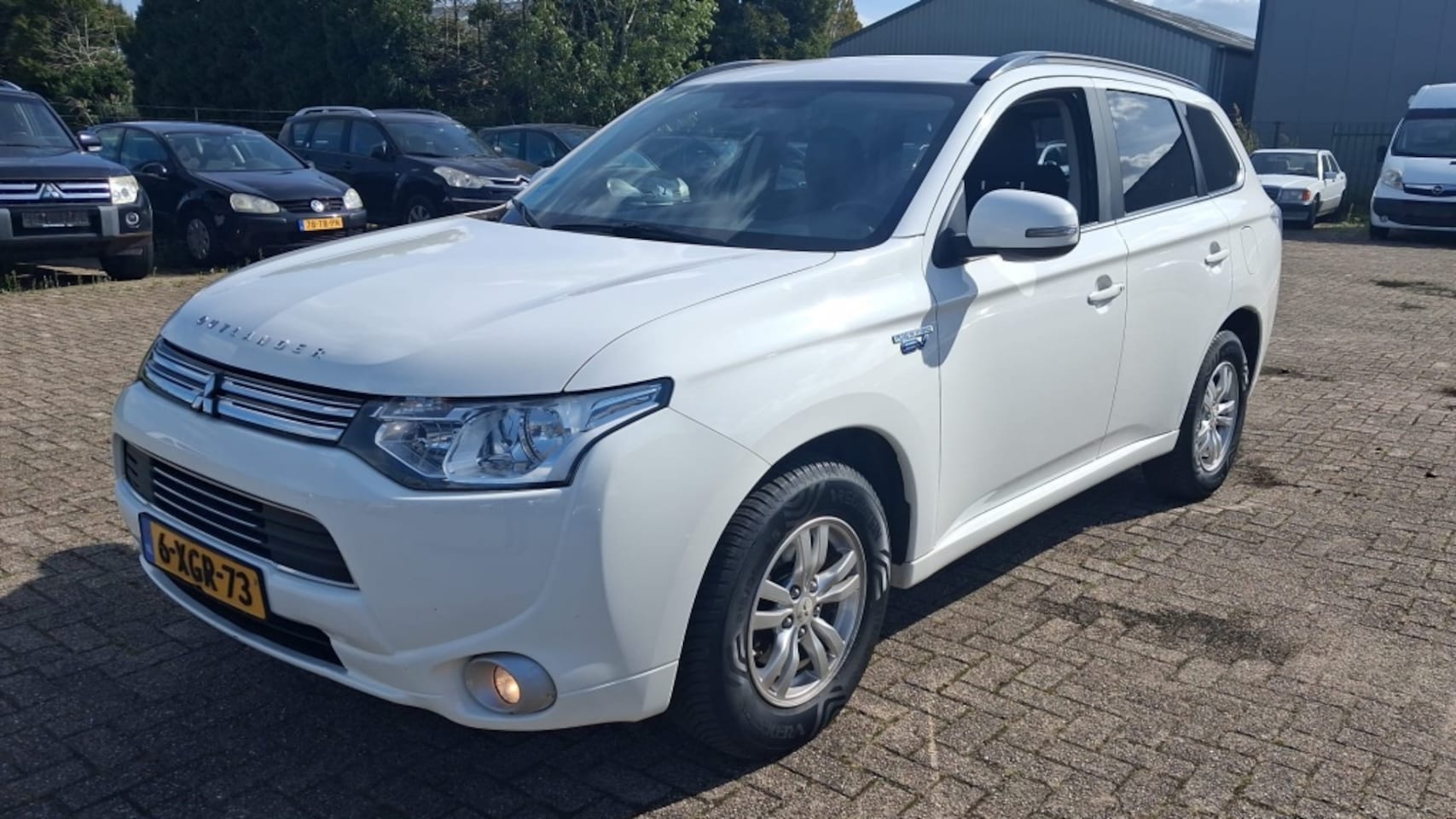 Mitsubishi Outlander - 2.0 PHEV 2014 APK 2-207 Hybride EXPORT - AutoWereld.nl