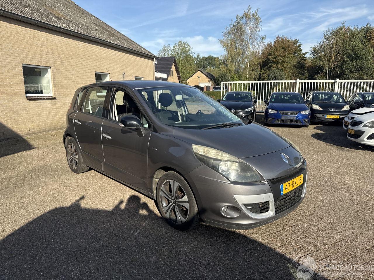 Renault Scénic - 2.0 Bose AUTOMAAT REST BPM €400,-!!! - AutoWereld.nl