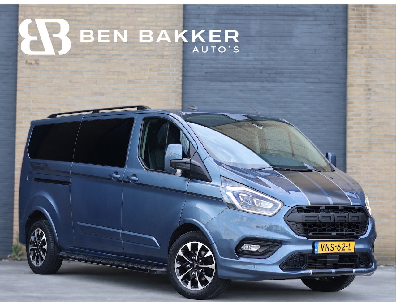 Ford Transit Custom - 320 2.0 TDCI L2H1 Sport Automaat | Carplay | Camera | Trekhaak 1.850 kg | - AutoWereld.nl