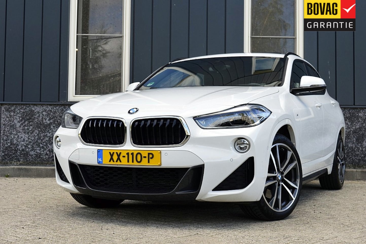 BMW X2 - sDrive20i M-Sport Rijklaarprijs-Garantie Panorama dak Leder Led Camera Trekhaak Navigatie - AutoWereld.nl