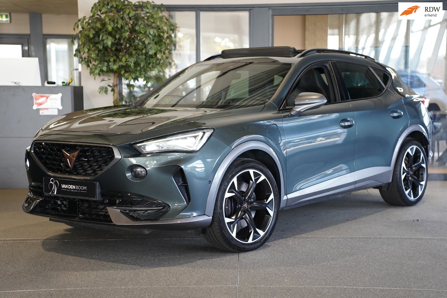 CUPRA Formentor - 1.4 e-Hybrid VZ 245PK Pano Trek Leder Led Acc Cam Pdc - AutoWereld.nl