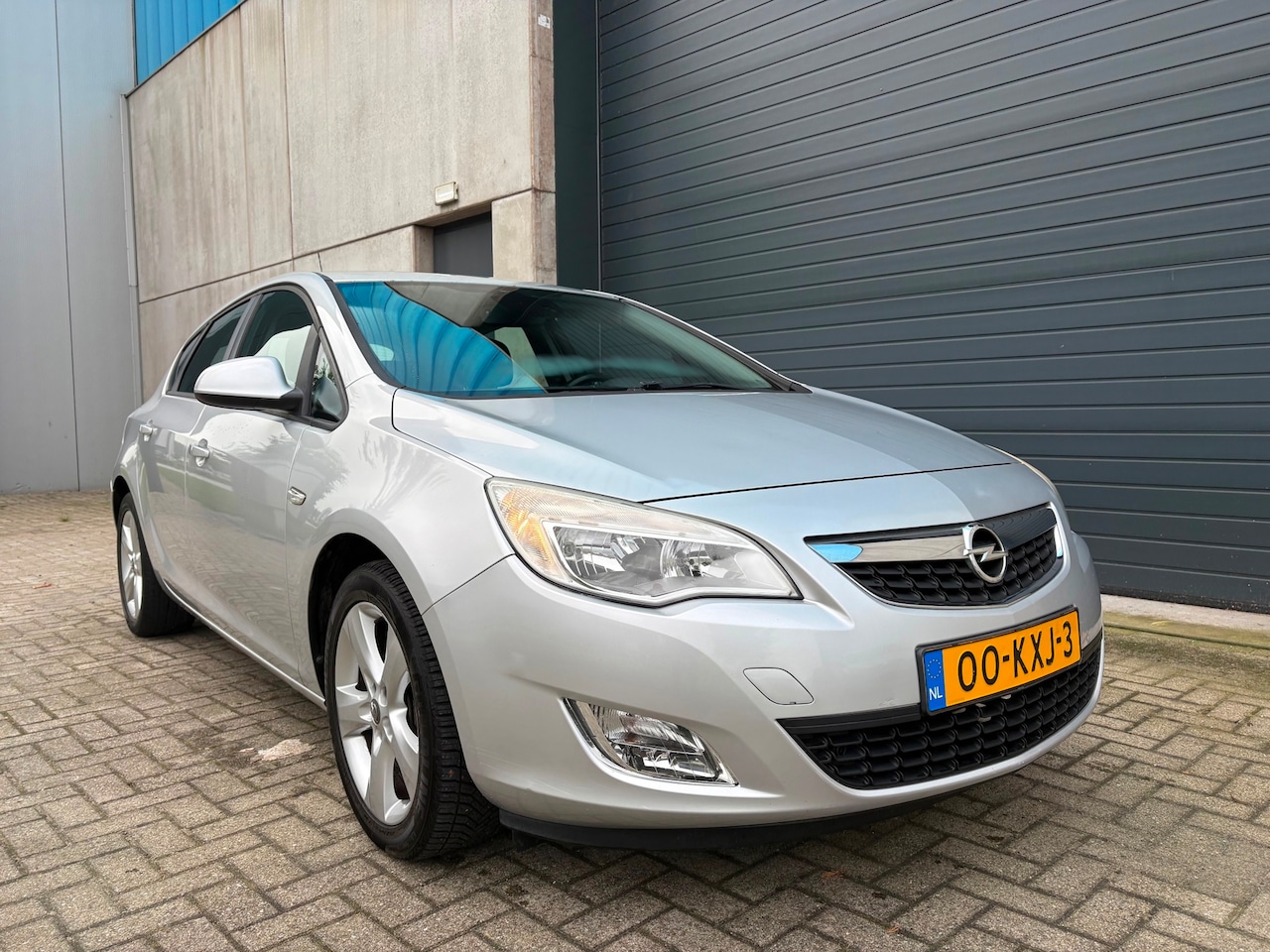 Opel Astra - 1.6i Edition AIRCO NAP APK 2010 - AutoWereld.nl