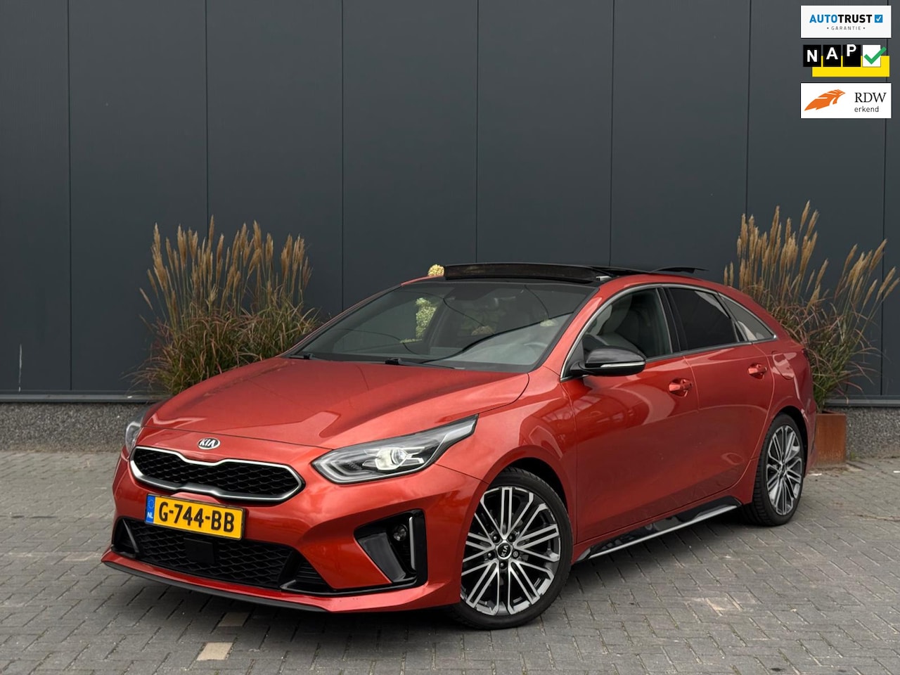 Kia Pro cee'd - 1.4 T-GDI GT-PlusLine FULL PANO|LEDER|MM SEATS|LED - AutoWereld.nl