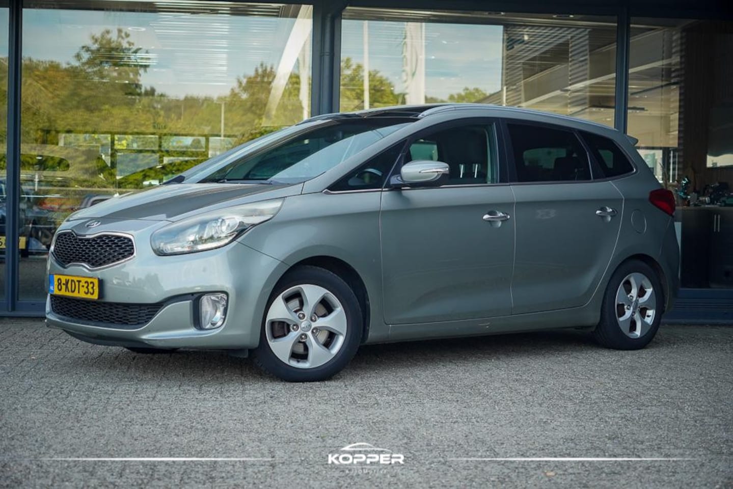 Kia Carens - 1.6 GDi Business Pack / 7 Pers / Pano / Trekhaak / Meeneemprijs - AutoWereld.nl
