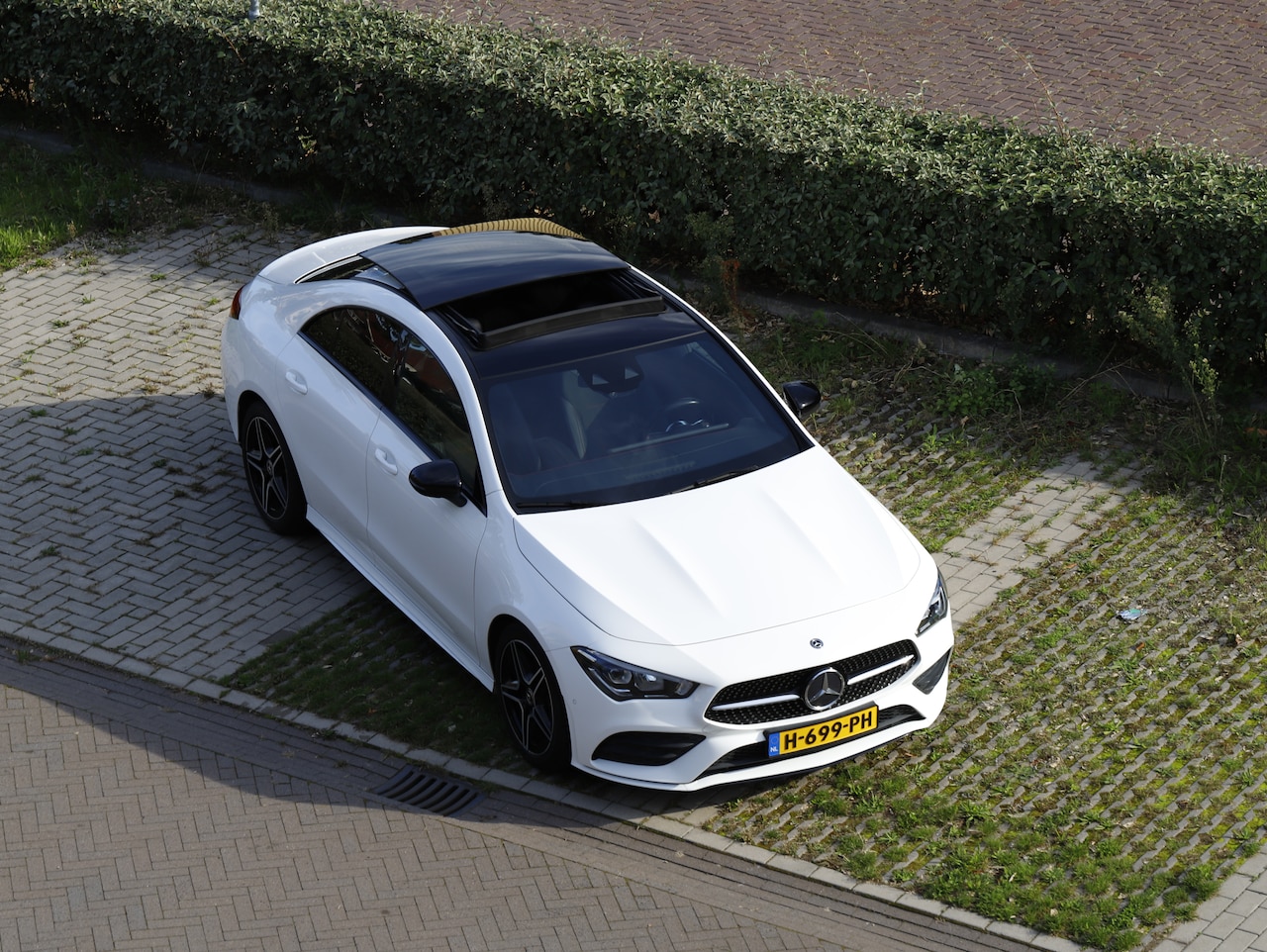 Mercedes-Benz CLA-Klasse - 180 Business Solution AMG Panoramadak / Night pakket / Orig.NL 93.000km / Apple Carplay - AutoWereld.nl