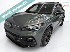 Volkswagen Tiguan - 1.5 eHybrid R-Line Edition|Plugin|Automaat|Pano|Ledmatrix|Navi|19inchLeder|Head Up|Blackst