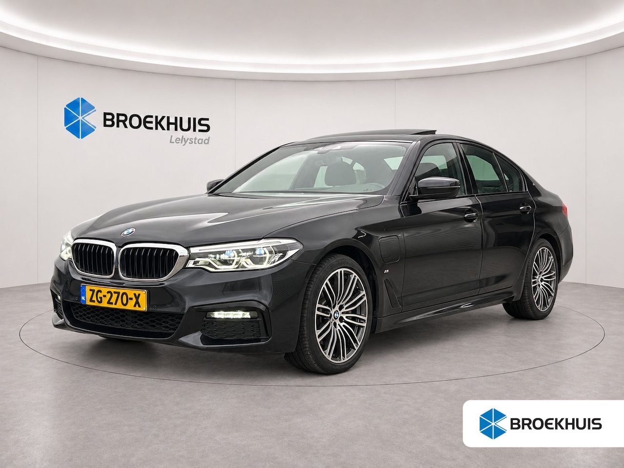 BMW 5-serie - 5-Serie 530e 292PK iPerformance HIGH EXECUTIVE M-SPORT AUTOMAAT / NAVI / LEDER / FULL-LED - AutoWereld.nl