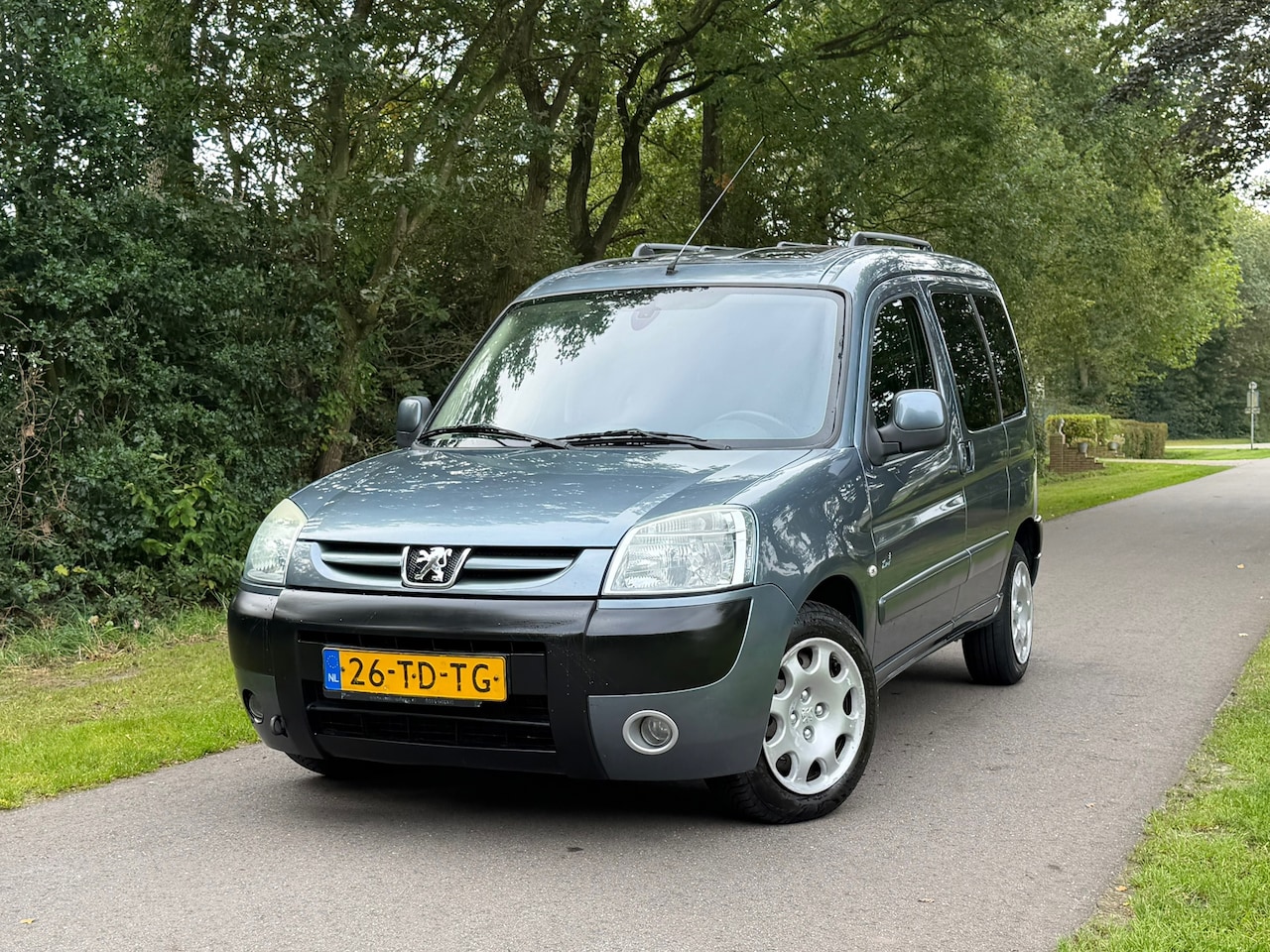 Peugeot Partner MPV - 1.6-16V Zenith 4 | 5-Personen + Glazendak + Cruise + Airco Nu € 2.975,-!!! - AutoWereld.nl