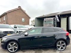 Volvo V40 - V-40 2.0 D4 230pk 6-bak R-Design - xenon - getuned - leer - navi - stoelverw - lmv - memor