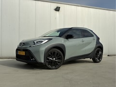 Toyota Aygo X - 1.0 VVT-i S-CVT Premium Automaat 72pk | JBL Premium Audio-installatie | Keyless entry |