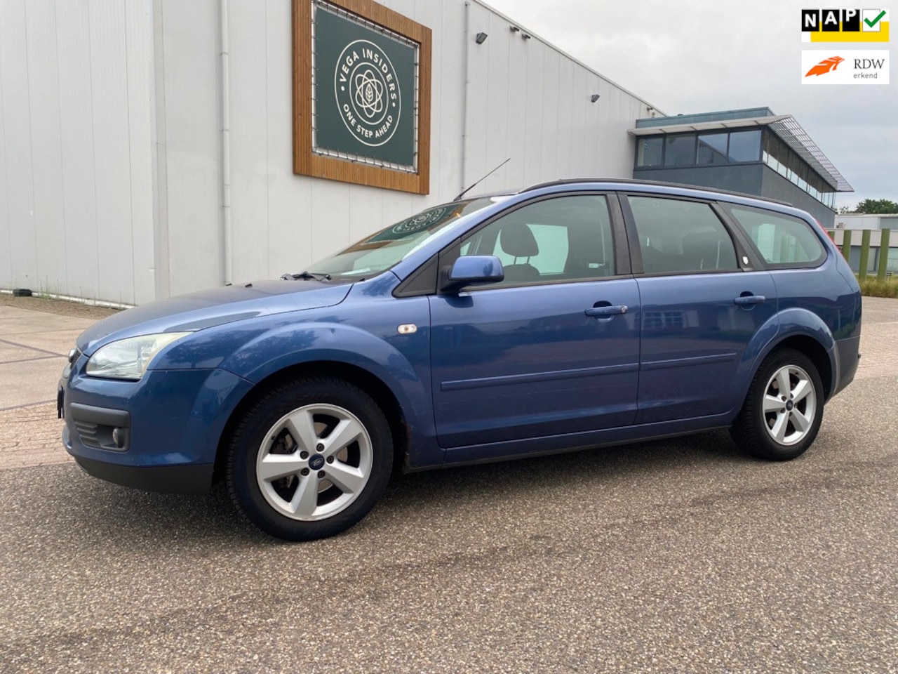 Ford Focus Wagon - 1.6-16V Ghia 1.6-16V Ghia - AutoWereld.nl