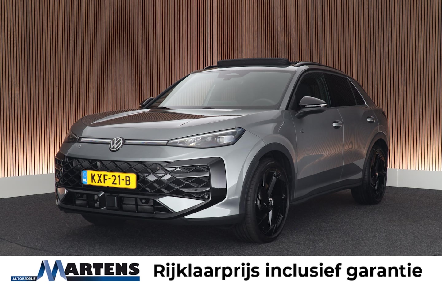 Volkswagen T-Roc - 1.5 eTsi 150pk R-Line First Edition Black Style Trekhaak Camera Keyless Stoelverwarming Na - AutoWereld.nl