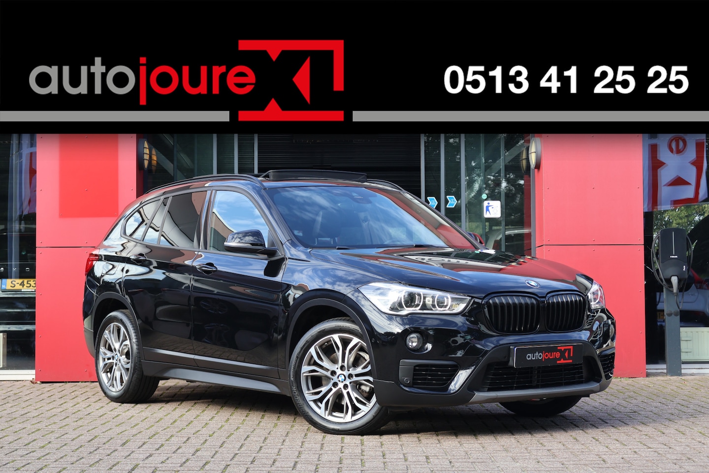 BMW X1 - sDrive18i High Executive | Origineel NL | Shadow Line | HUD | Panoramadak | Leder | - AutoWereld.nl