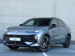 Volkswagen T-Roc - R-Line First Edition 1.5 eTSI 150 PK | Trekhaak | Matrix-Led | Panoramadak | Navigatie | 3