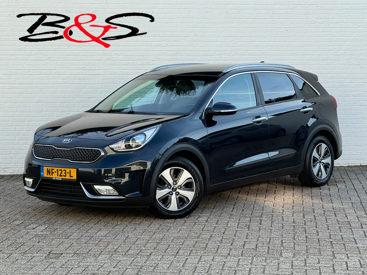 Kia Niro - 1.6 GDi Hybrid First Edition Trekhaak Camera Carplay Cruise Lane assist - AutoWereld.nl