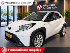 Toyota Aygo X - 1.0 VVT-i MT first / apple /stoelverw /cruisec /camera/pdc/clima/boeken