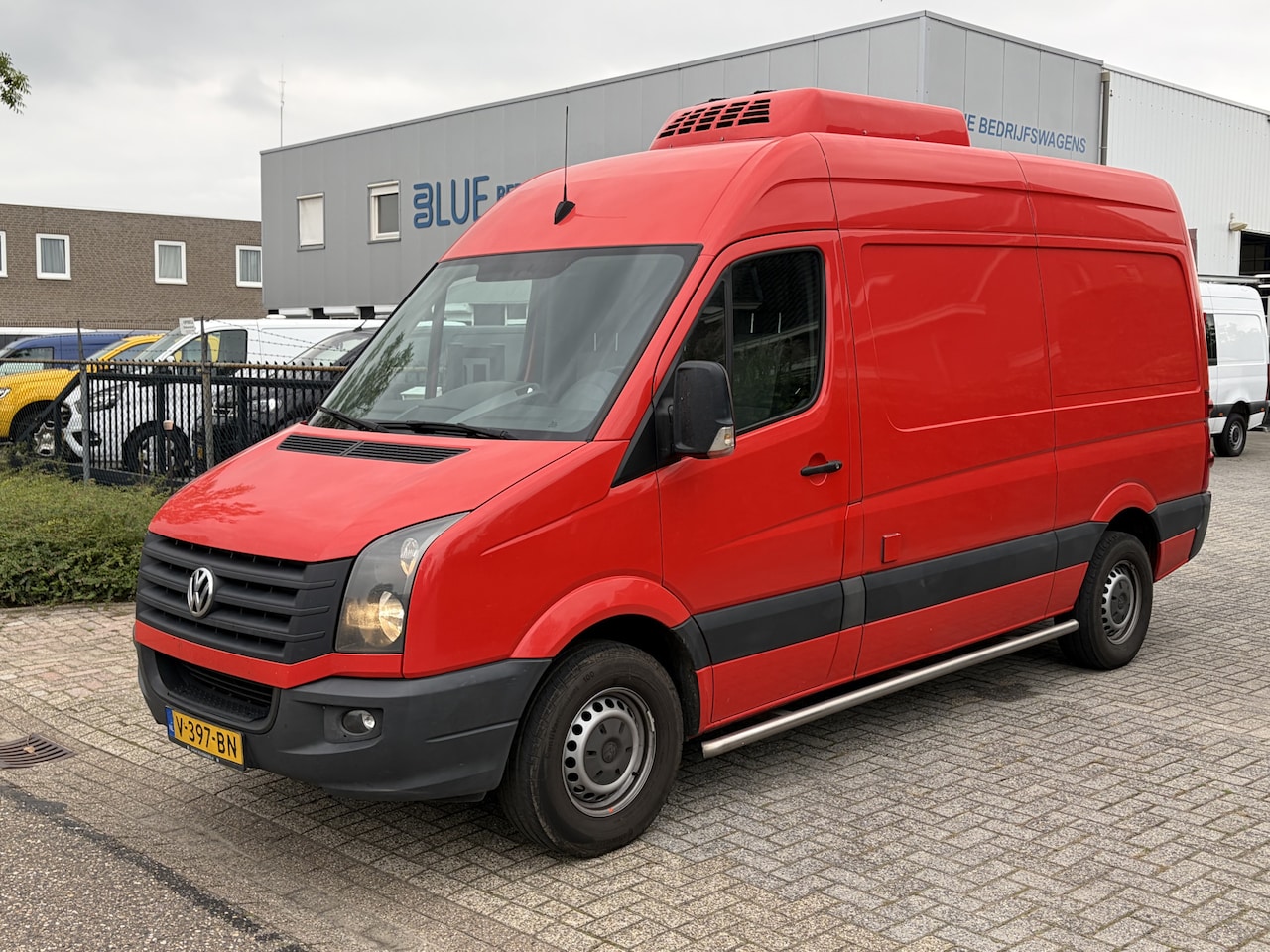 Volkswagen Crafter - 35 2.0 TDI 140PK Euro6 L2H3 Koelwagen ✓ Laadklep ✓dag & nachtkoeling - AutoWereld.nl