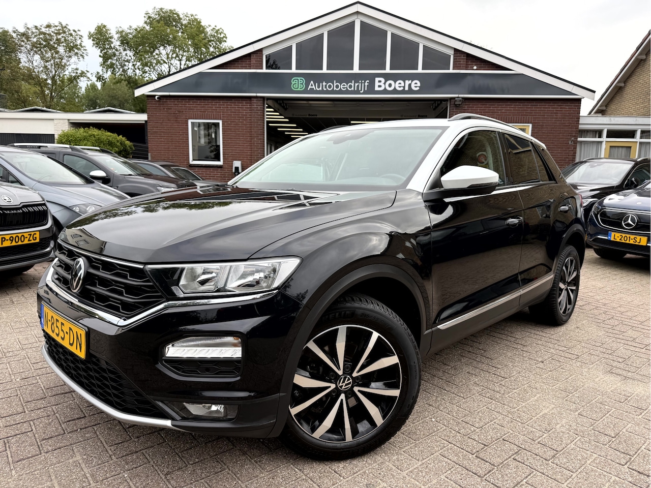 Volkswagen T-Roc - 1.0 TSI Style Camera, App Connect, Elek.Achterklep, Trekhaak - AutoWereld.nl