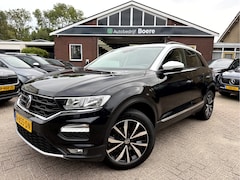 Volkswagen T-Roc - 1.0 TSI Style Camera, App Connect, Elek.Achterklep, Trekhaak