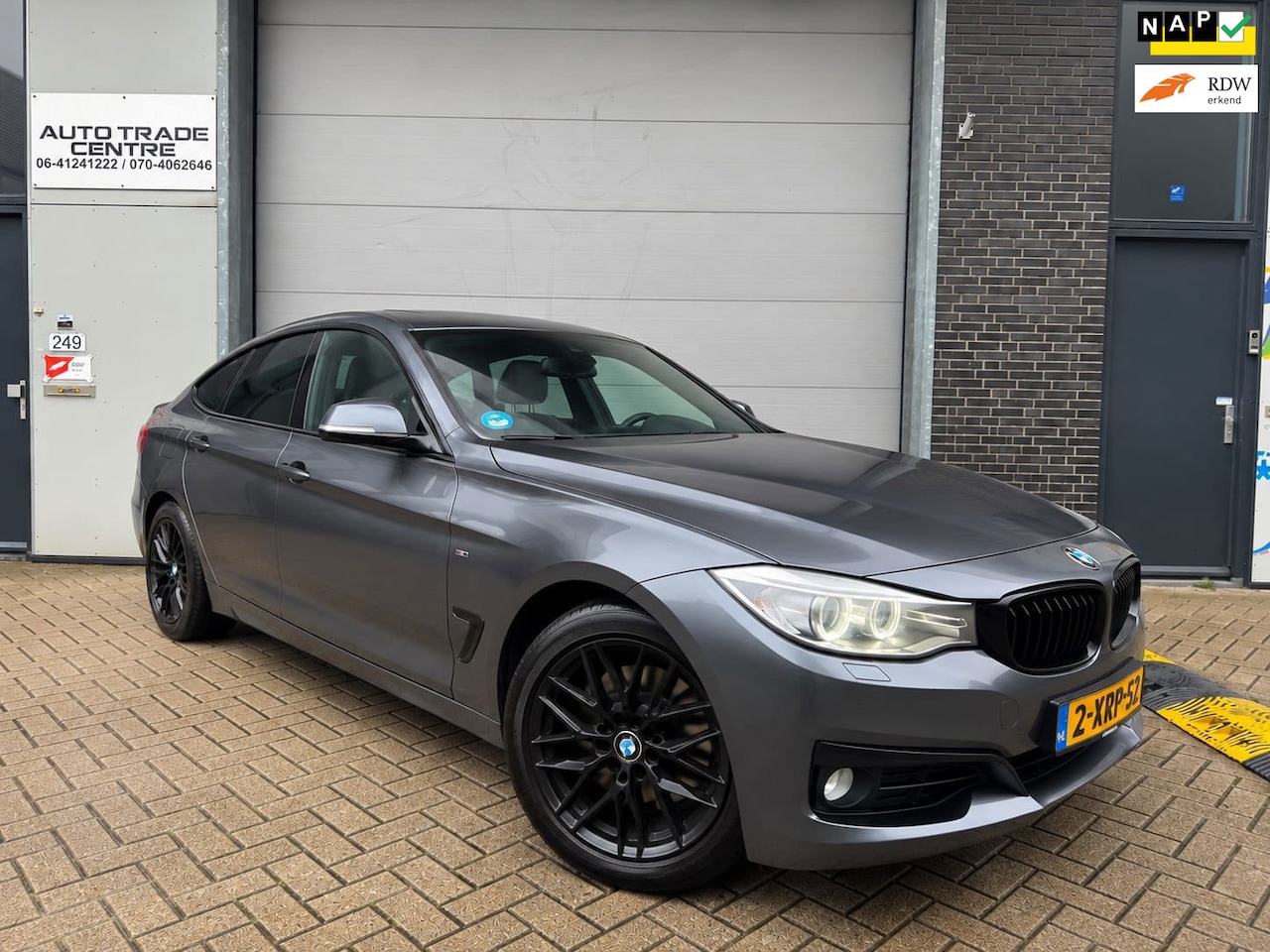 BMW 3-serie Gran Turismo - 320i High Executive Sport [Pano | Keyless | Xenon | Trekhaak | Volledig OH] - AutoWereld.nl