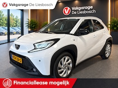 Toyota Aygo X - 1.0 VVT-i MT Play /clima/stoelverw / camera/cruisec /pdc/apple/boeken