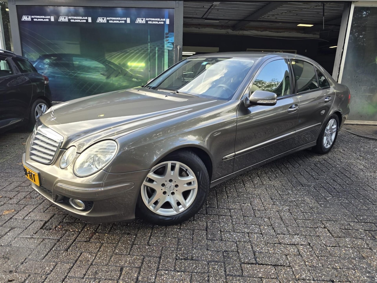 Mercedes-Benz E-klasse - 230 Elegance | NIEUWE APK | AIRCO | CRUISE | LMV | TREKHAAK | MOOIE AUTO | - AutoWereld.nl