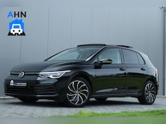 Volkswagen Golf - 8 1.5 eTSI / 150PK / DSG / Virtual Cockpit / PANO / MATRIX LED / TREKHAAK / ACC / DAB / 17