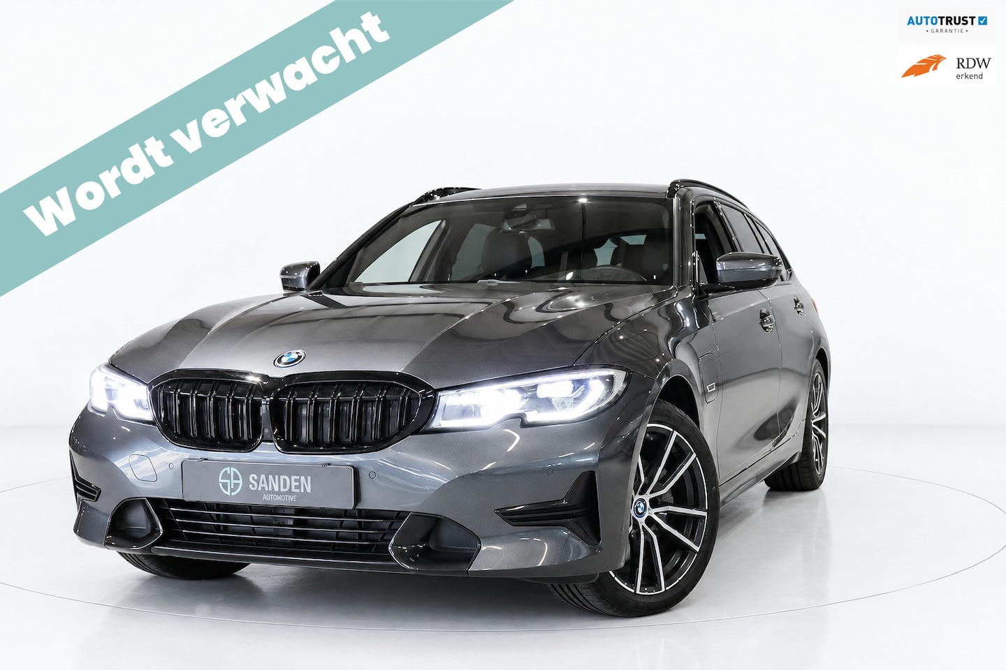 BMW 3-serie Touring - 320e High Executive|Sportline|Automaat|Navi|AppleCarplay|Laserlight|Head Up|Sfeerverlichti - AutoWereld.nl