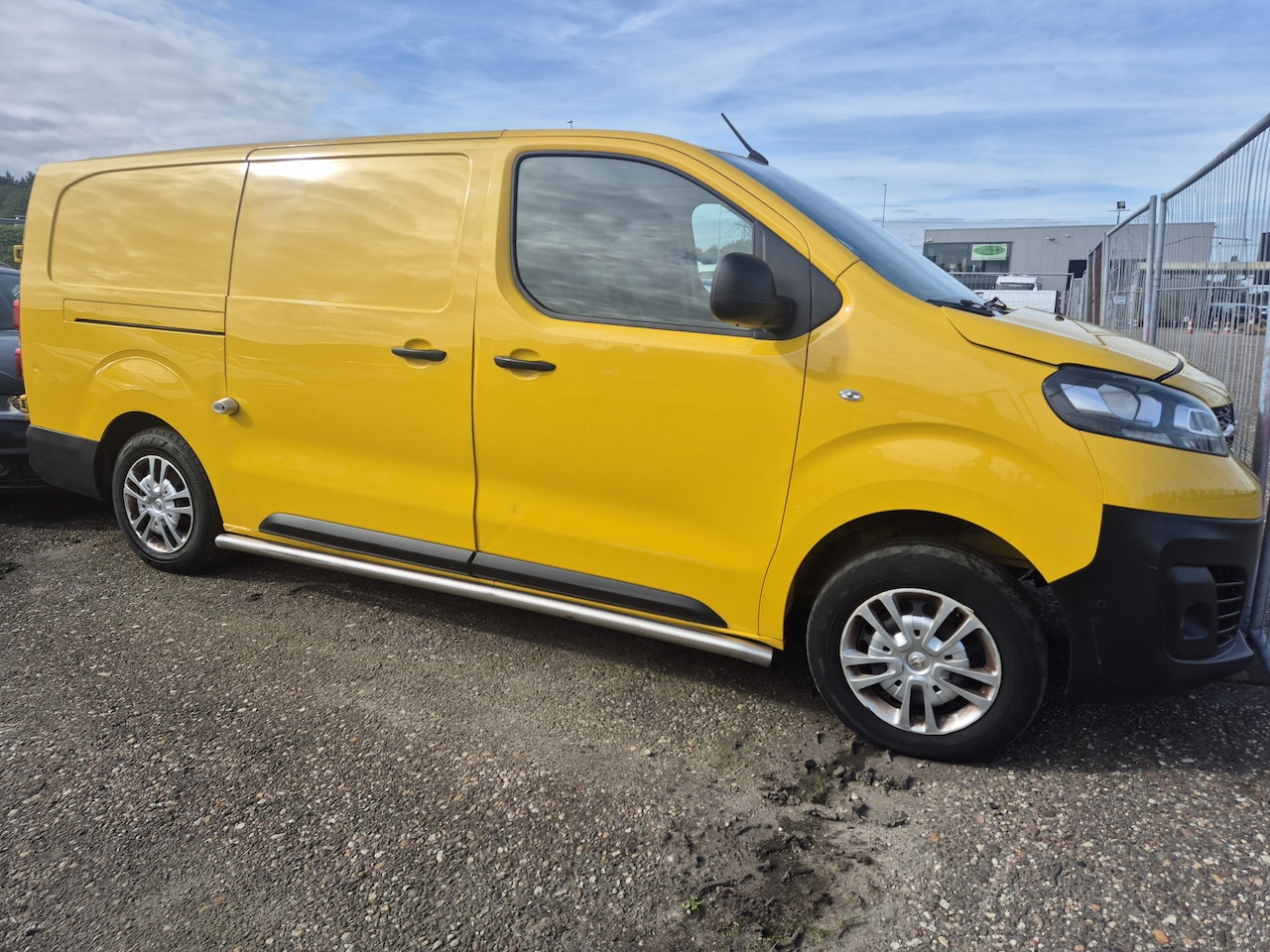 Opel Vivaro - 2.0 CDTI automaat8 motor defect L3H1 Edition 85.00km - AutoWereld.nl