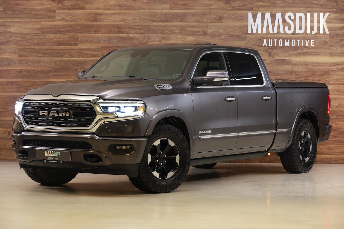 Dodge Ram 1500 - 4X4 5.7 V8 4x4 eTorque Limited|Pano|Ventilatie| - AutoWereld.nl