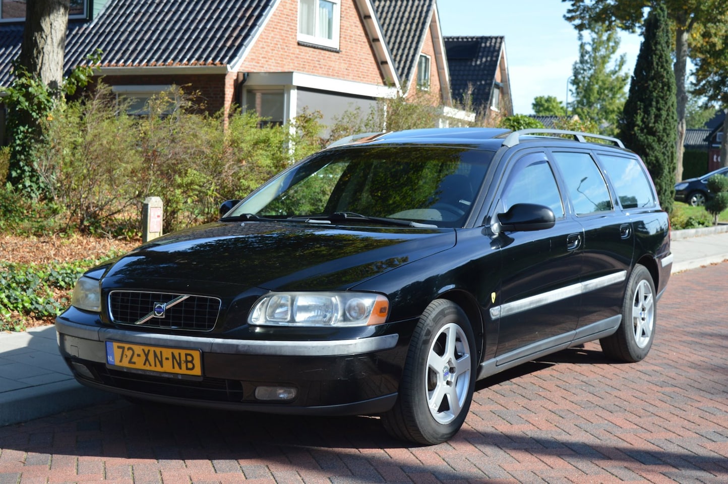 Volvo V70 - 2.4 Comfort Line trekhaak/schuifdak/inruilkoopje - AutoWereld.nl