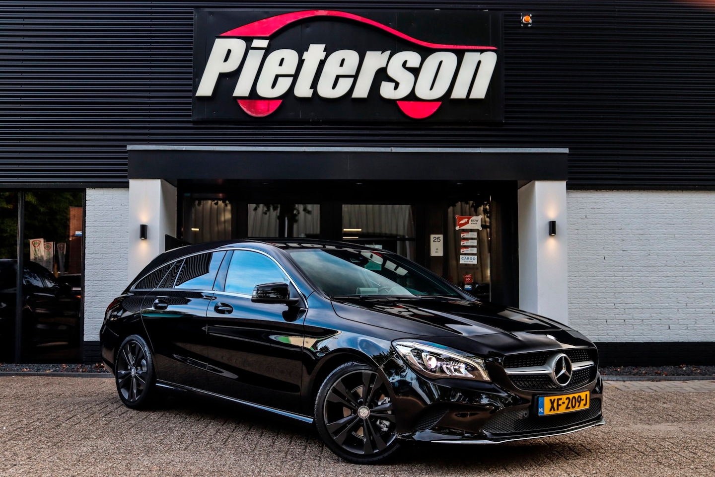 Mercedes-Benz CLA-klasse Shooting Brake - 200 FACELIFT MEMORY - AutoWereld.nl