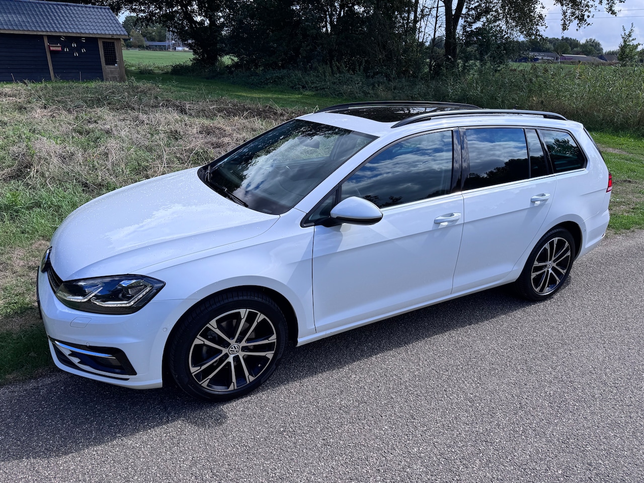 Volkswagen Golf Variant - 1.5 TSI Highline Standk/Digi/Lane/Parkh/360/VOL ! - AutoWereld.nl
