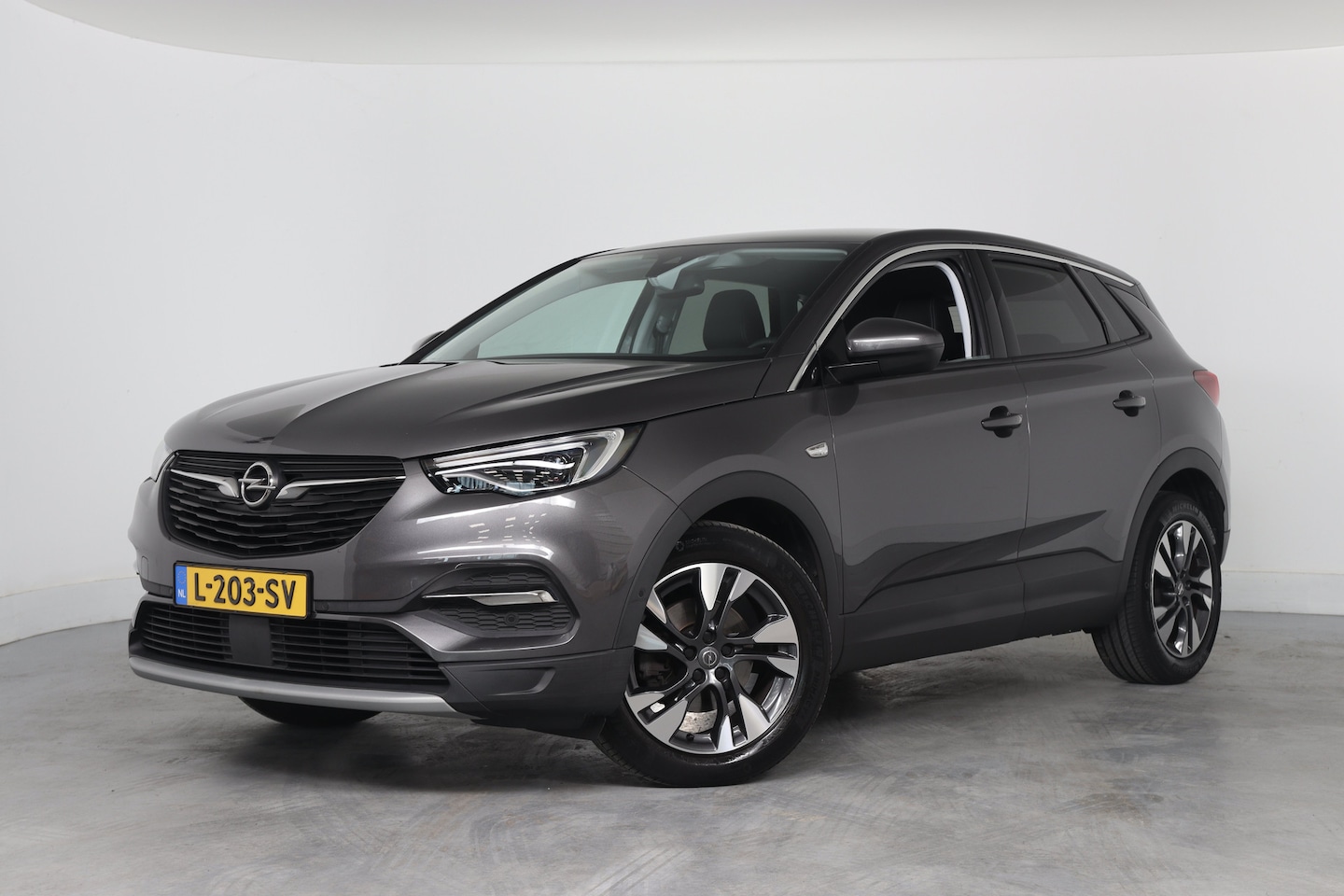 Opel Grandland X - 1.2 Turbo Innovation | Elektrische Kofferklep | AGR | Dodehoek | Keyless | Camera | Parkee - AutoWereld.nl