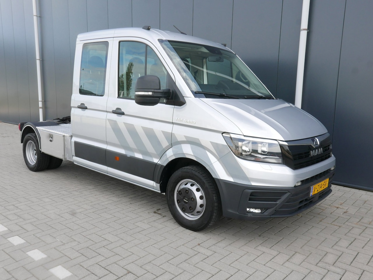 MAN TGE - 2.0 TDI 177 PK AUT,CLIMA,NAVI,BE TREKKER, DUBBEL CABINE, 8 TONS. - AutoWereld.nl