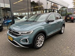 Volkswagen T-Roc - 1.5 TSI 150pk 7-DSG AUTOMAAT Style Business