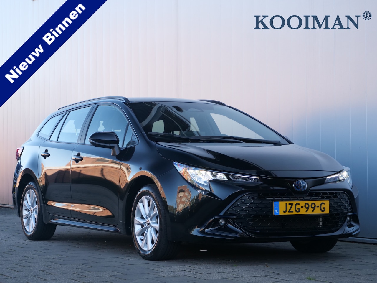 Toyota Corolla Touring Sports - 1.8 Hybrid 140pk CVT Active Apple Carplay / Camera / Winterpakket / Adaptive Cruise - AutoWereld.nl