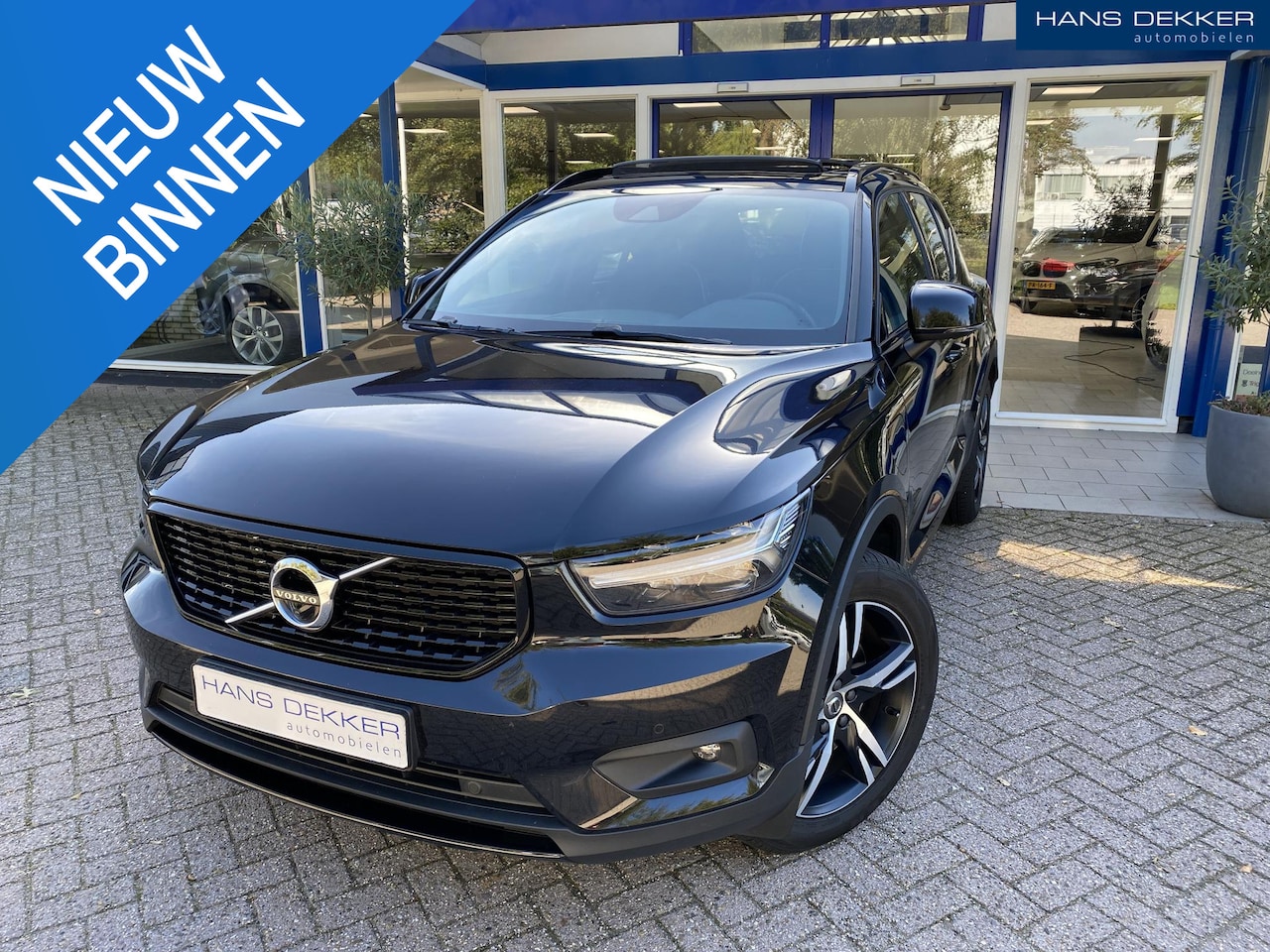 Volvo XC40 - 1.5 T5 Recharge R-Design Pano / 360 camera / Harman & Kardon / Stoelverwarming / Stuurverw - AutoWereld.nl