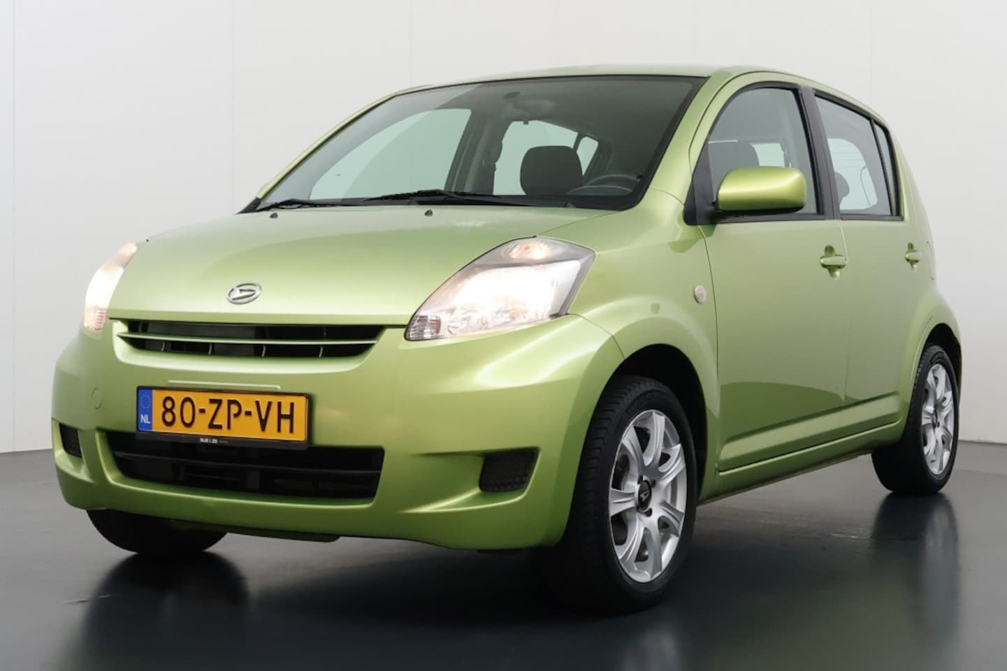 Daihatsu Sirion - 1.0-12V PREMIUM - AutoWereld.nl
