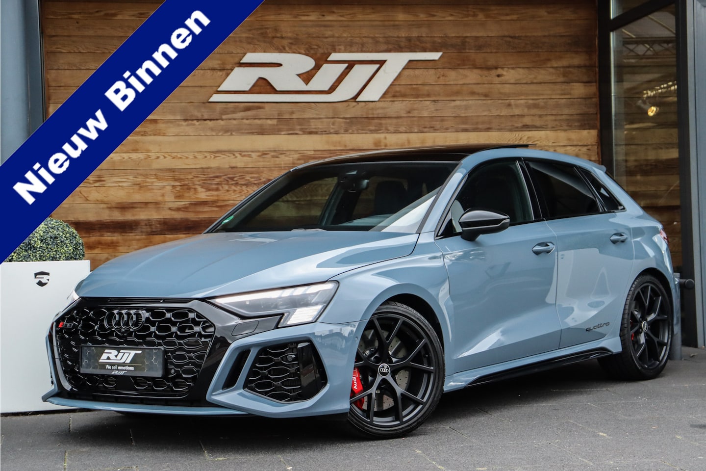 Audi RS3 - Sportback 2.5 Quattro **Ceramic/Pano/Massage/B&O/Carbon** - AutoWereld.nl