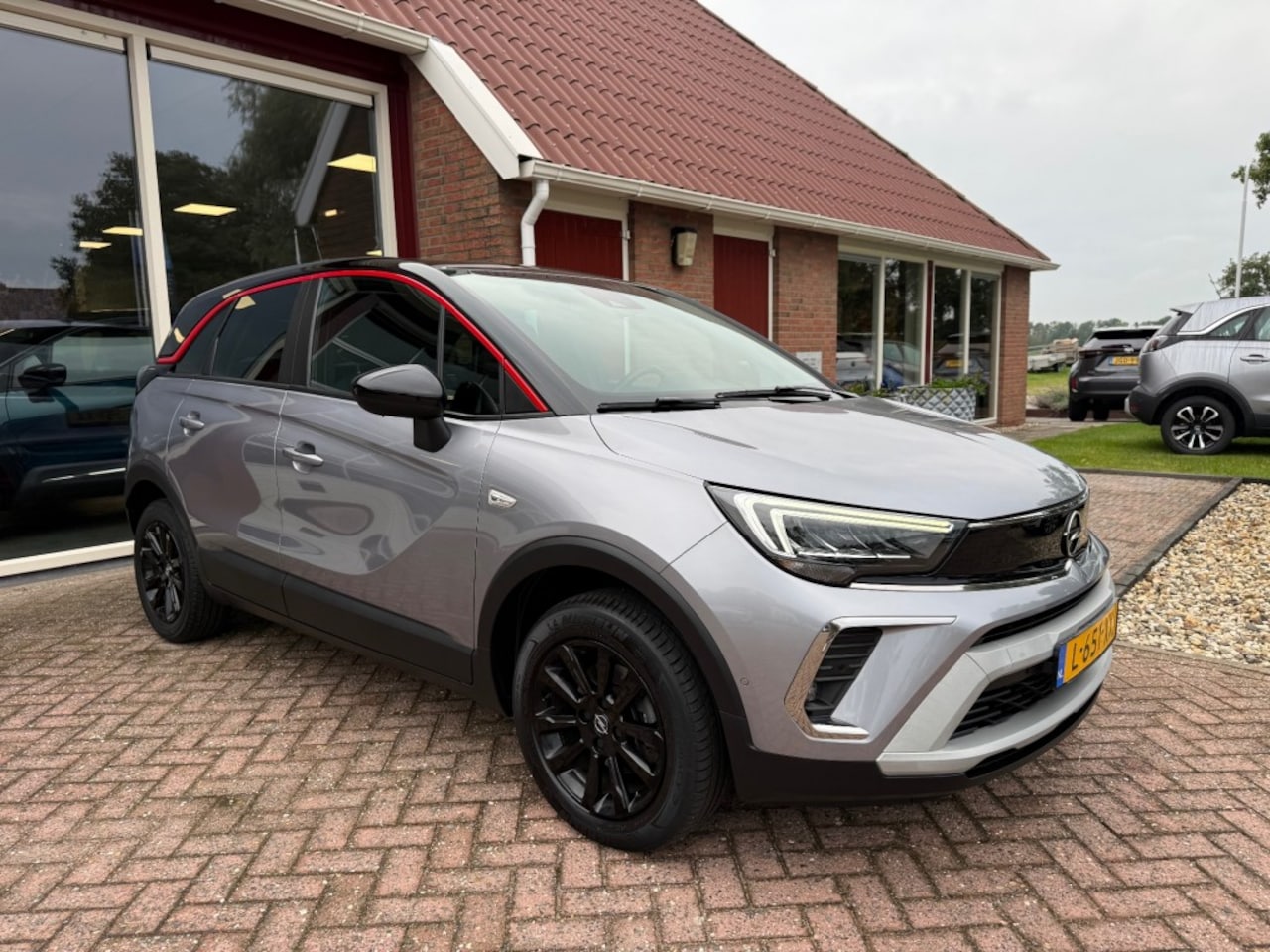 Opel Crossland - 1.2 TURBO GS LINE Orig. NL/Stuur- en stoelverwarming/Camera/Cruise Control/Navigatie - AutoWereld.nl