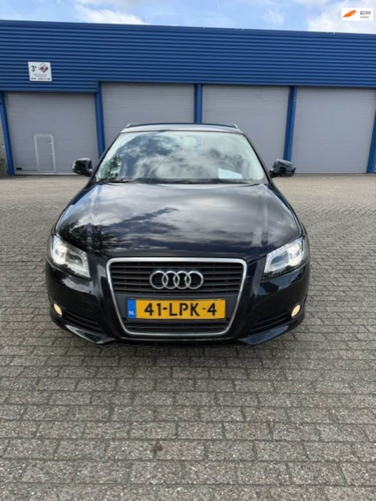 Audi A3 Sportback - 1.6 TDI Attraction Pro Line Business 1.6 TDI Attraction Pro Line Business - AutoWereld.nl