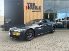 Alfa Romeo Giulia - 2.0T Super / Veloce interieur