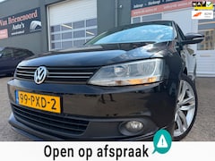 Volkswagen Jetta - 1.2 TSI Comfortline met parkeersensoren en cruise controle en airco