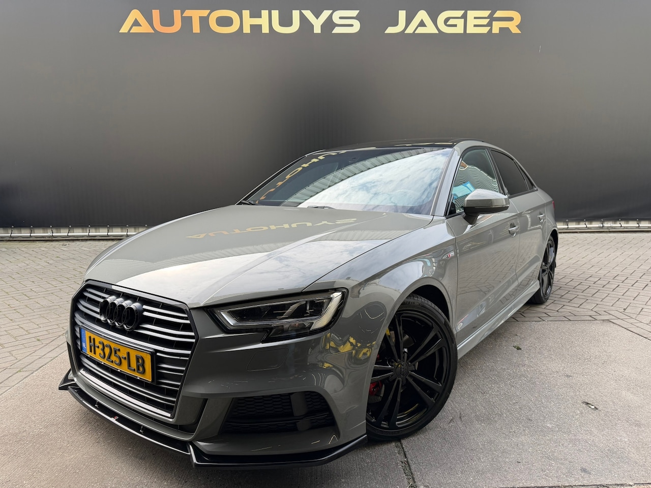 Audi A3 Limousine - 35 TFSI Sline Advance Panorama Sport Virtual Maxton Automaat - AutoWereld.nl