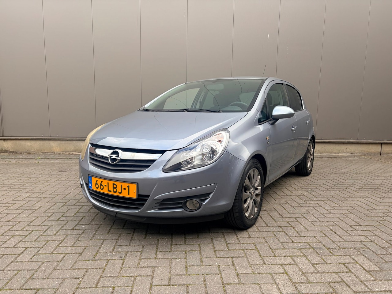 Opel Corsa - 1.4-16V '111' Edition 1.4-16V '111' Edition - AutoWereld.nl